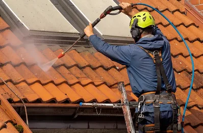 Démoussage et hydrofuge de toiture à Créhen