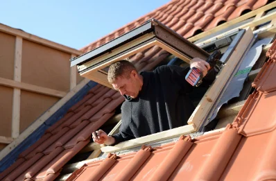 Pose de fenêtres de toit Velux à Créhen
